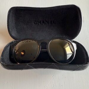 💯Authentic Chanel Tortoise Sunglasses